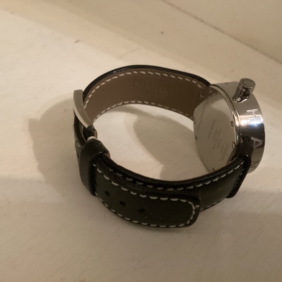 CHANEL watch - Picture 3 of 5